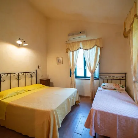Dimora Terrazza Sui Calanchi 게스트하우스
